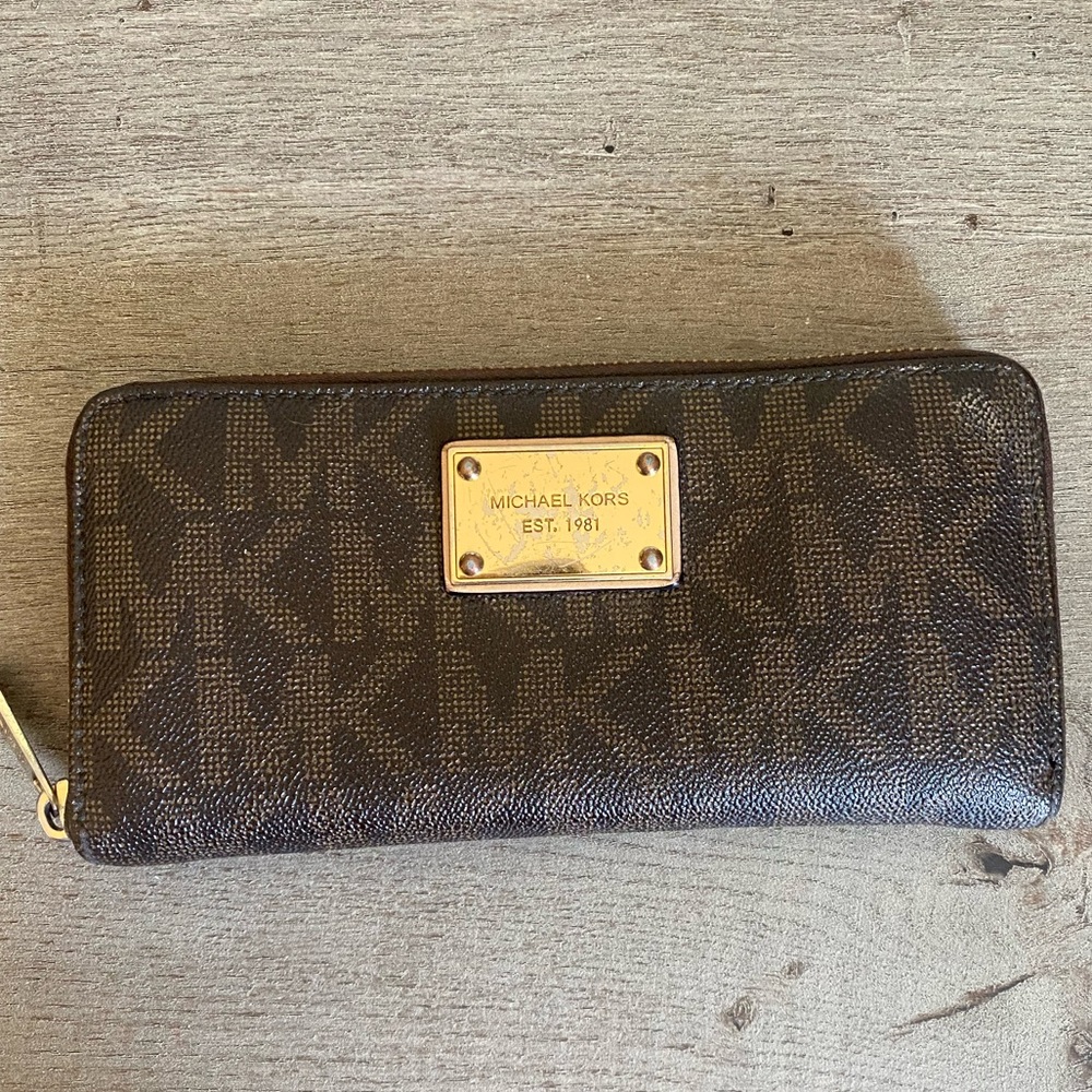 Michael Kors Large Zip Wallet